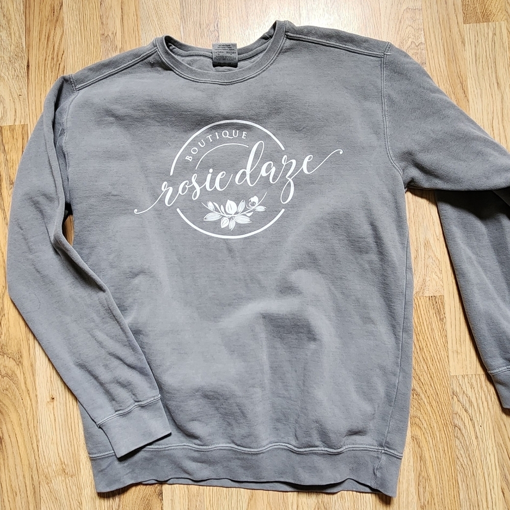 Boutique Gray Sweatshirt Size Medium 100% Cotton